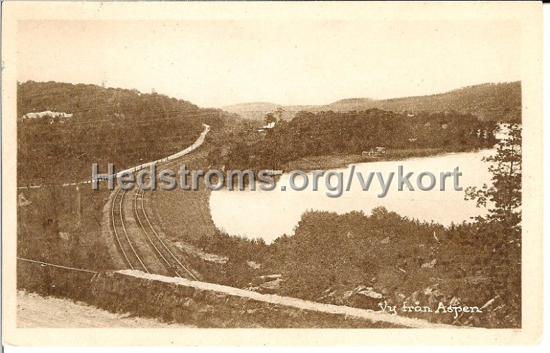 Vy fran Aspen. Postganget 12 nov Foto  forlag C. A. Traff.jpg - Vy från Aspen.Sett från tunneln ner mot det nya dubbelspåret vid Raseviken.Postgånget 12 nov.