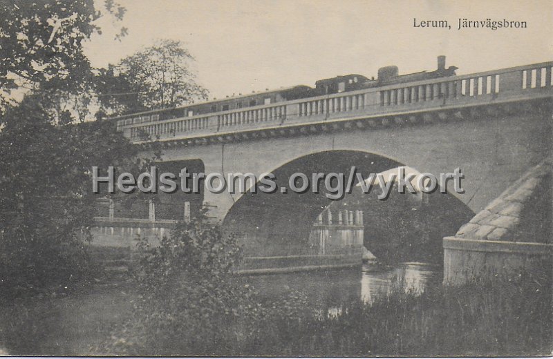 Lerum, Jarnvagsbron. Odaterad. Forlag Arvid Nilsson.jpeg - Lerum, Järnvägsbron.Odaterad.Förlag: Arvid Nilsson.