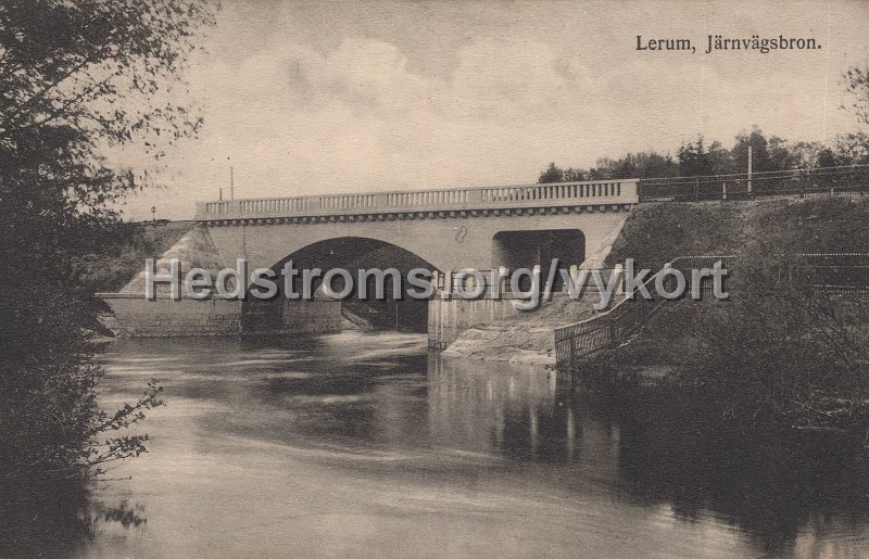 Lerum, Jarnvagsbron. Postganget 15 juni 1919.jpg - Lerum, Järnvägsbron.Postgånget 15 juni 1919.