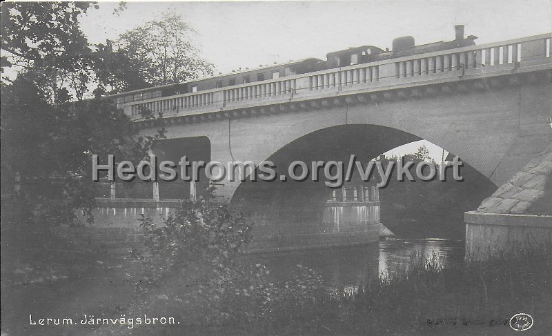 Lerum. Jarnvagsbron. Postganget 20 augusti 1918. Forlag Arvid Nilsson.jpeg - Lerum. Järnvägsbron.Postgånget 20 augusti 1918.Förlag Arvid Nilsson.