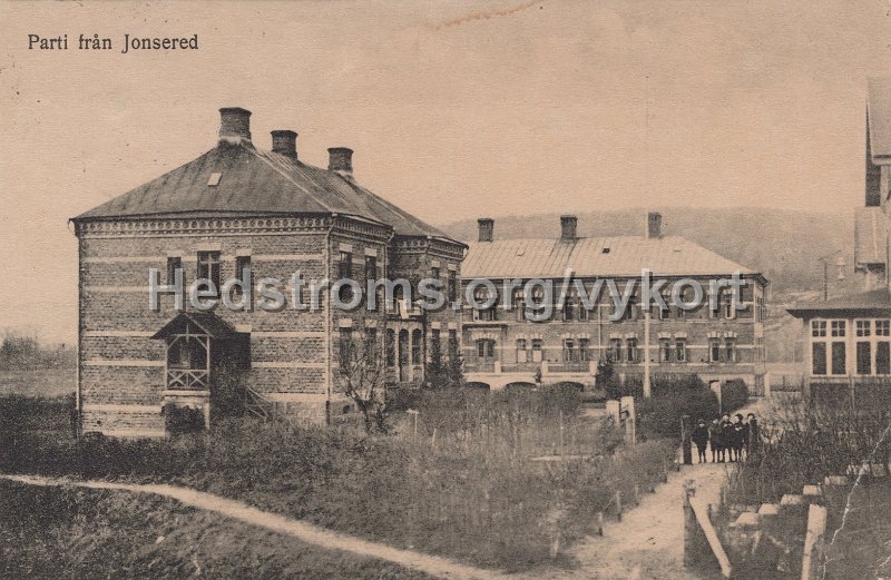 Parti fran Jonsered. Postganget 8 maj 1915. Forlag Jonsereds Handelsbol.jpg - Parti från Jonsered.Postgånget 8 maj 1915.Förlag: Jonsereds Handelsbod.