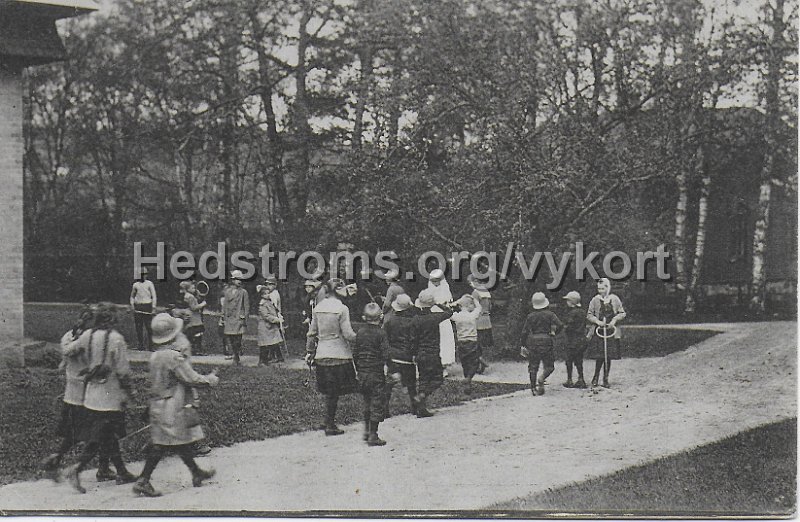 Kastenhof, Lerum. Odaterat. Pa garden.jpeg - Kastenhof, Lerum.Odaterat.På gården.