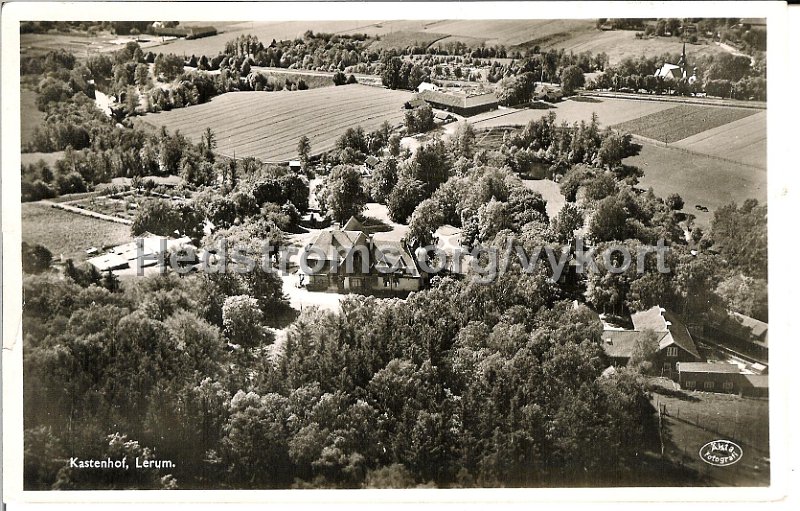 Kastenhof, Lerum. Postganget 23 juni 1938.jpg - Kastenhof, Lerum.Postgånget 23 jun 1936.