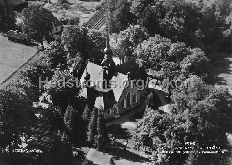 Lerums kyrka. Postganget november 1969. Foto Skandinavisk Aerotjanst. 6925-40.jpeg - Lerums kyrka.Postgånget november 1969.Foto: Skandinavisk Aerotjänst. 6925-40.