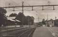 Lerum. Jarnvagsstationen. Postganget 27 mars 1932. Traff 864. Forlag Alrik Hedlund, Goteborg