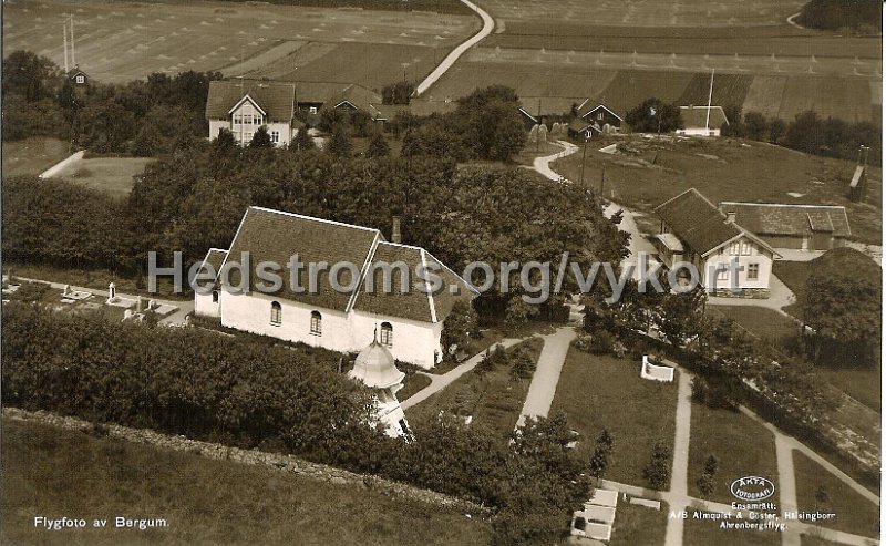 Flygfoto av Bergum. Postganget . Forlag S. Johansson, Olofstorp. Foto Lilljeqvist.jpg - Flygfoto av Bergum.Postgånget.Förlag S. Johansson, Olofstorp.Foto Lilljeqvist.