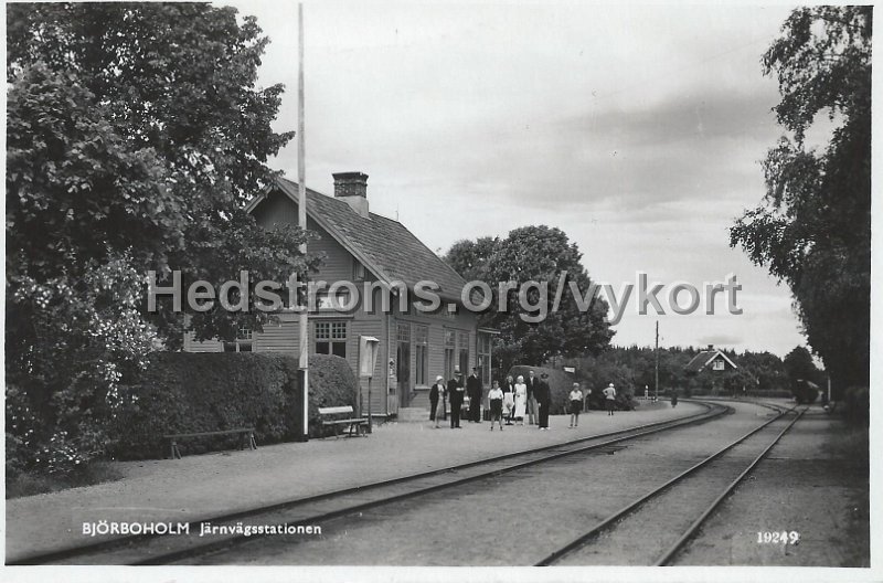 Bjorboholm Jarnvagsstationen. Postganget 2 juli 1947. Pressbyran 19249.jpeg - Björboholm Järnvägsstationen.Postgånget 2 juli 1947.Pressbyrån 19249.