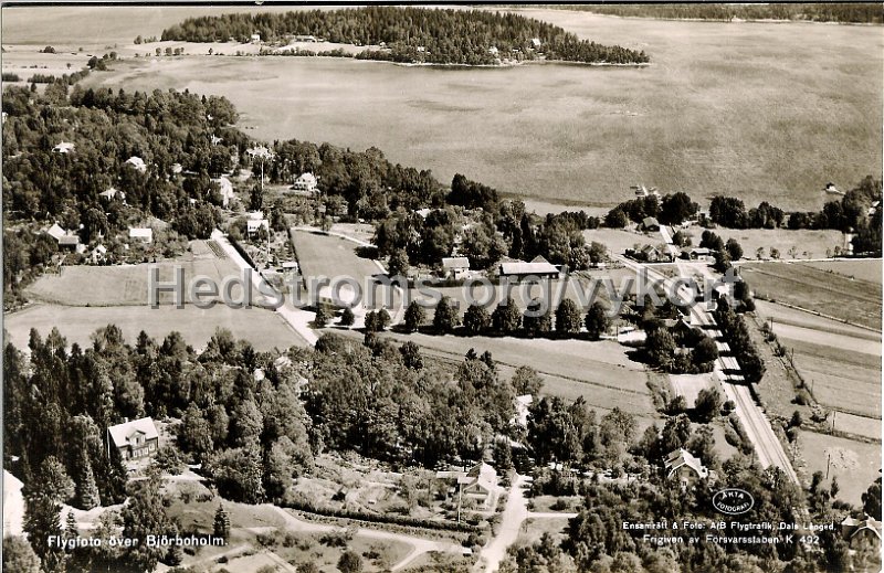 Flygvy. Odaterat. Forlag C. Karlsson, Bjorboholm. Ensamratt Foto AB Flygtrafik, Dals Langed.jpeg - Flygfoto över Bhörboholm.Odaterat.Förlag: C. Karlsson, Björboholm.Ensamrätt & Foto: A/B Flygtrafik, Dals Långed.