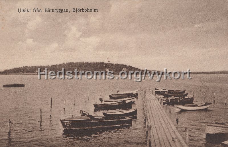 Utsikt fran Barbryggan, Bjorboholm. Postganget 9 augusti . Foto O. Hallgren. Forlag J. E. Lindqvist, Grabo.jpg - Utsikt från Båtbryggan, Björboholm.Postgånget 9 augusti.Foto O. Hallgren.Förlag J. E. Lindqvist, Gråbo.