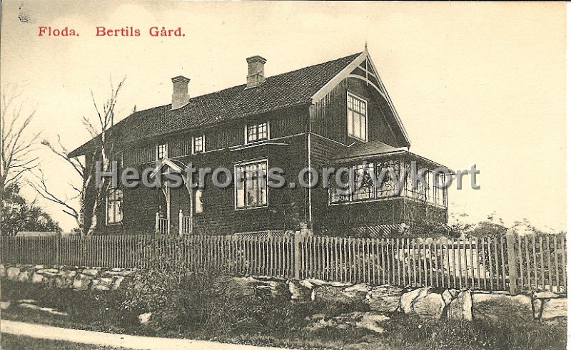 Floda. Bertils gard. Postganget 1 april 1911.jpg - Floda. Bertils gård.Postgånget 1 april 1911.