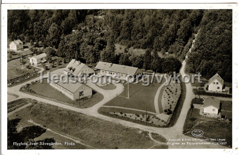 Savegarden. Odaterat. Ensamratt Foto AB Flygtrafik, Dals Langed.jpg - Flygfoto över Sävegården, Floda.Odaterat.Ensamrätt & Foto: AB Flygtrafik, Dals Långed.