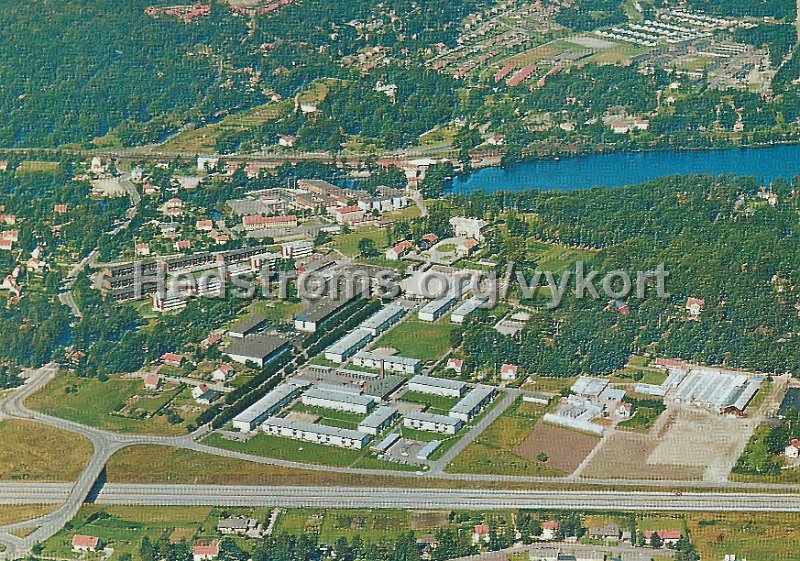 Flygfoto over Floda. Postganget 25 april 1974. Copyright AB. H. Lindenhag, Goteborg. 91 1.jpeg - Flygfoto över Floda.Postgånget 25 april 1974.Copyright: AB. H. Lindenhag, Göteborg. 91 1.