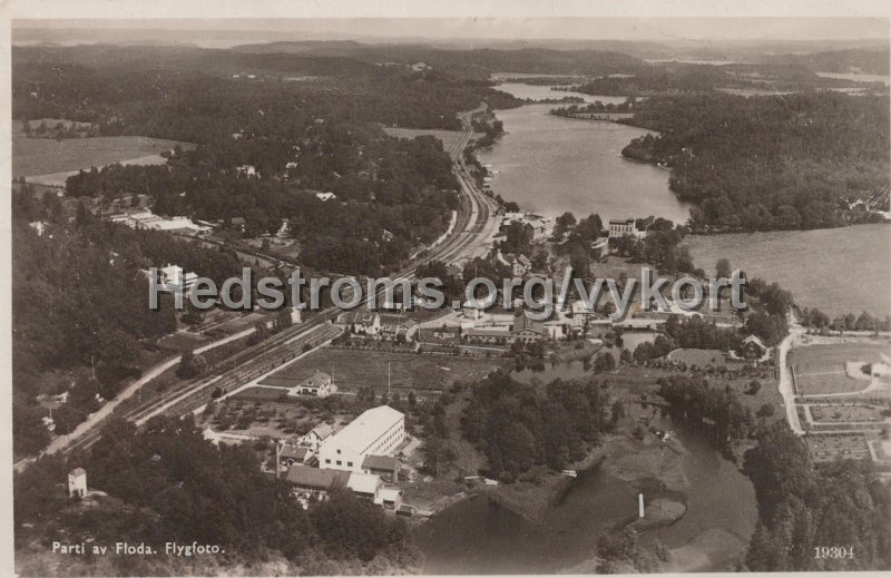 Parti av Floda. Flygfoo. Postganget 10 december 1947. Pressbyran 19304.jpg - Parti av Floda. Flygfoto.Postgånget 10 december 1947.Pressbyrån 19304.