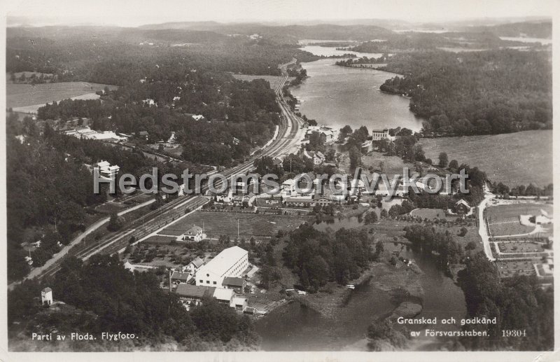 Parti av Floda. Flygfoto. Postganget 31 mars 1955. Pressbyran 19301.jpg - Parti av Floda. Flygfoto.Postgånget 31 mars 1955.Pressbyrån 19304.