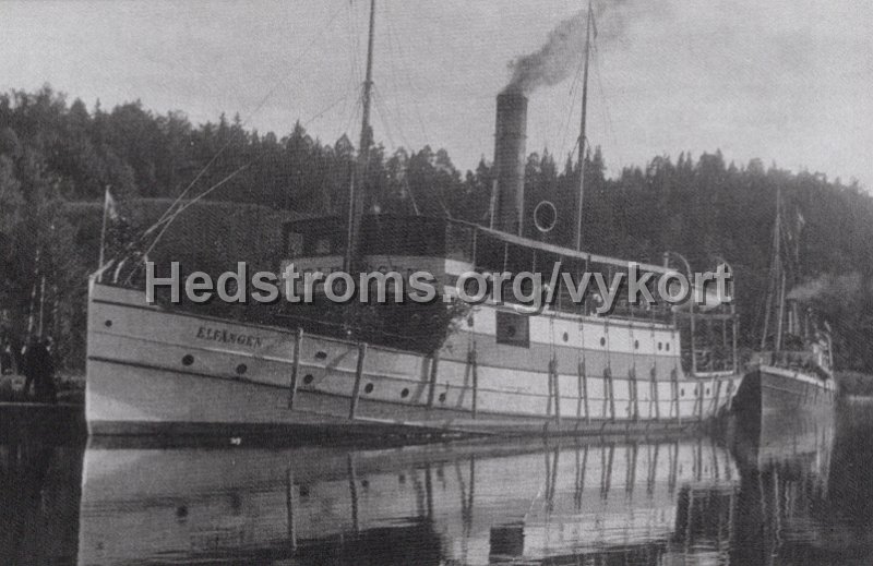 Angbatarna Elfangen och Necken i Gota Alv. Fotografi i Ragnar Magnanders samling. Nr 32021. Utgivet av Goteborgs Vykortsklubb.jpg - Ångbåtarna Elfängen och Necken i Göta Älv.Fotografi i Ragnar Magnanders samling.Nr 3 2021.Utgivet av Göteborgs Vykortsklubb.