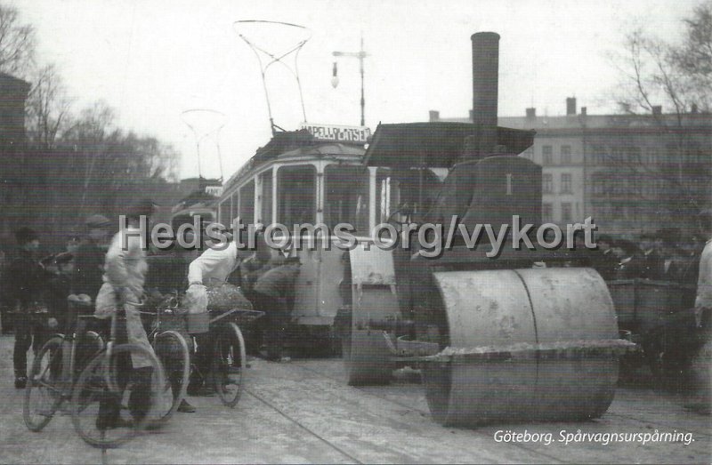 Goteborgs Vykortsklubb 1 av 4 2009.jpeg - Göteborg, Spårvagnsurspårning i Vasastaden, 2 januari 1915.Fotografi utlånat av Peter Okrasinski.Göteborgs Vykortsklubb 1 av 4 2009.