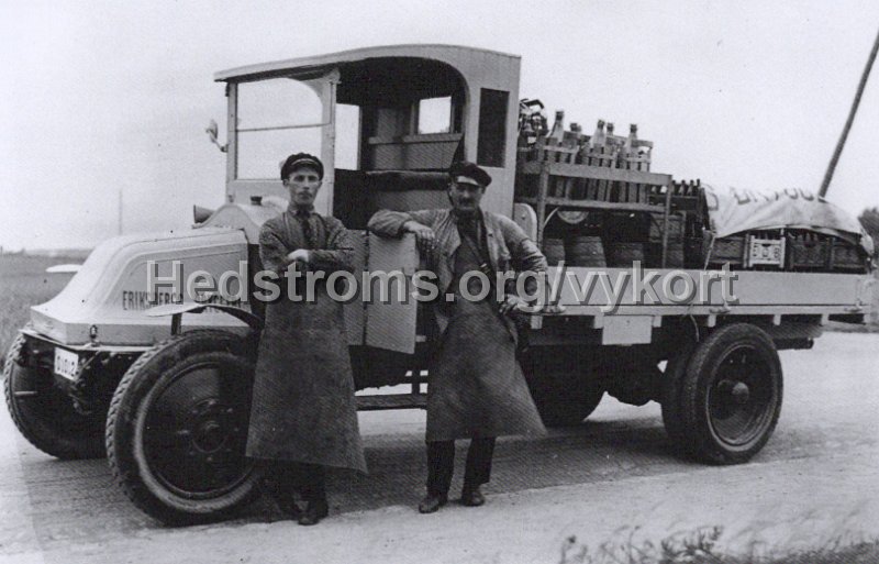 Lastbil Eriksbergs Bryggeri 1939. Bild lanad av Soren Nilsson. Goteborgs Vykortsklubb Nr 2 2024.jpg - Lastbil Eriksbergs Bryggeri 1939.Bild lånad av Sören Nilsson.Göteborgs Vykortsklubb Nr 2 2024.