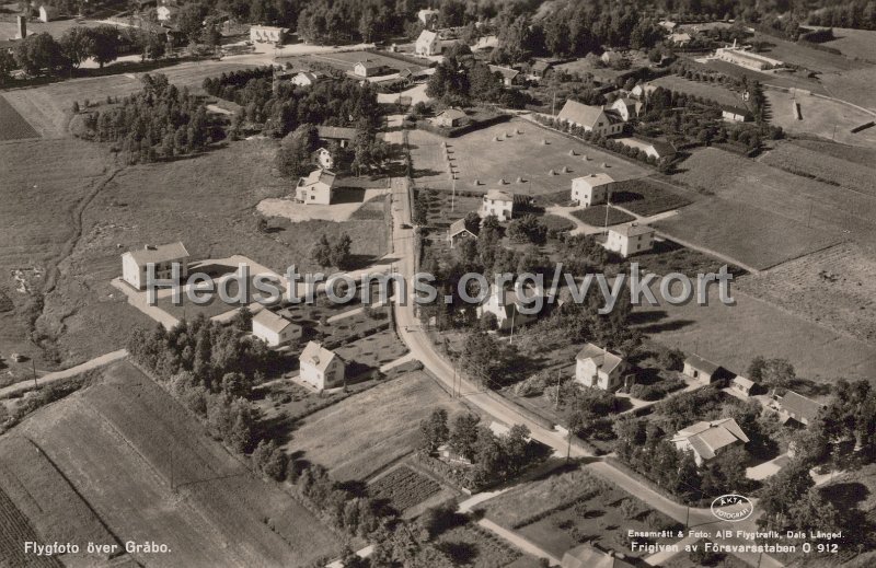 Flygfoto over Grabo. Odaterat. Ensamratt Foto. A B Flygtrafik, Dals Langed. Lilljeqvist.jpg - Flygfoto över Gråbo.Odaterat.Ensamrätt & Foto: A/B Flygtrafik, Dals Långed. Lilljeqvist.