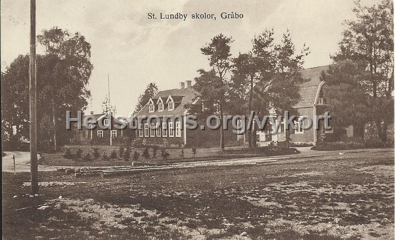 St. Lundby skolor, Grabo. Postganget 21 juli 1934. Foto  Forlag J.E. Lindqvist, Grabo.jpeg - St. Lundby skolor, Gråbo.Postgånget 21 juli 1934.Foto & Förlag: J.E. Lindqvist, Gråbo.