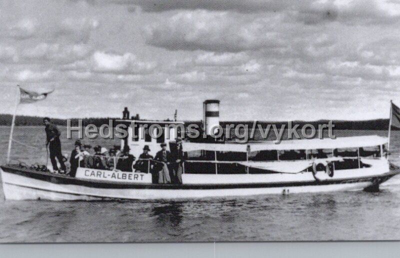 Passagerarbat Carl-Albert pa Mjorn. Bild lanad av Ragnar Magnander. Odaterat. nr 1 2025. Utgivet av Goteborgs Vykortklubb.jpg - Passagerarbåt Carl-Albert på Mjörn.Odaterat.Utgivet av Göteborgs Vykortklubb.Bild lånad av Ragnar Magnander.Nr 1/2025.