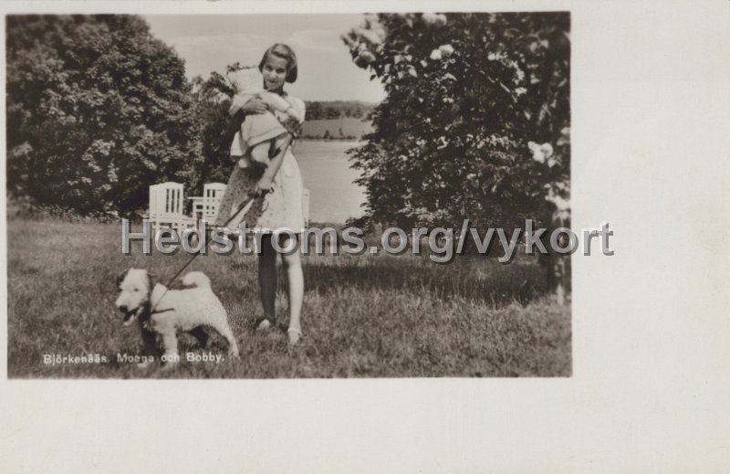 Bjorkenaas. Moana och Bobby. Postganget 26 juli 1945.jpg - Björkenääs. Moana och Bobby.Postgånget 26 juli 1945.