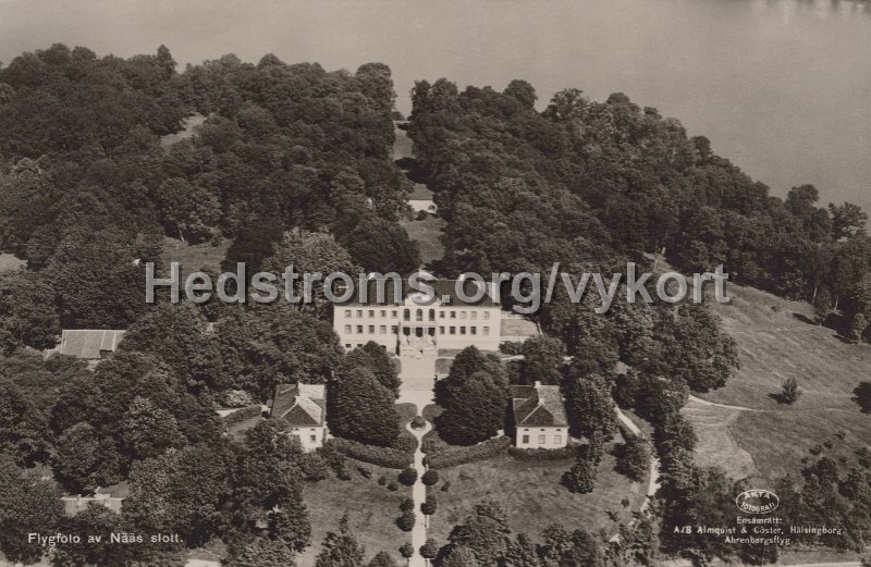 Flygfoto av Naas slott. Odaterat. AB Almqvist Coster, Halsingborg. Ahrenbergsfly. Foto Liljeqvist.jpg - Flygfoto av Nääs slott.Odaterat.Ensamrätt: A/B Almqvist & Cöster, Hälsingborg. Ahrenbergsfly. Foto Liljeqvist.