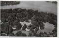 Flygfoto over Naas slott, Floda. Postganget 9 juli 1958. Ensamratt Foto AB Flygtrafik, Dals Langed, Lilljeqvist