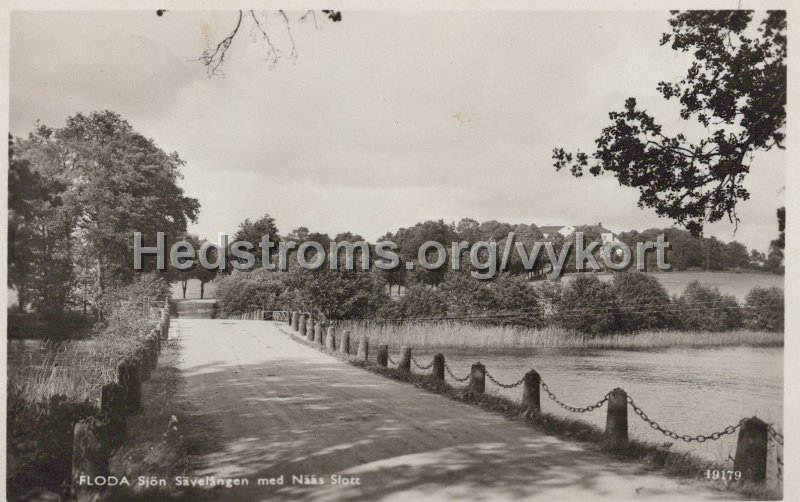 Floda. Sjon savelangen med Naas Slott. Postganget 27 juni 1949. Pressbyran 19179.jpg - Floda. Sjön Sävelången med Nääs Slott.Postgånget 27 juni 1949.Pressbyrån 19179.