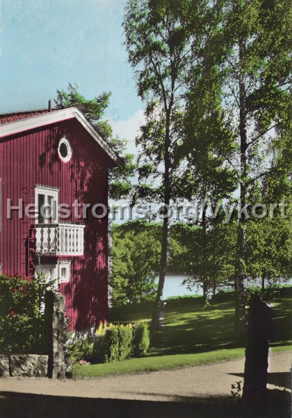 Norsesund. Semesterhemmet Skogslyckan med sjon Stora Savelangen i bakgrunden. Daterat 24 mars 1965. Forlag A B H. Lindenhag, Goteborg. 8949.jpg - Norsesund. Semesterhemmet Skogslyckan med sjön Stora Sävelången i bakgrunden.Daterat 24 mars 1965.Förlag: A/B H. Lindenhag, Göteborg. 8949.