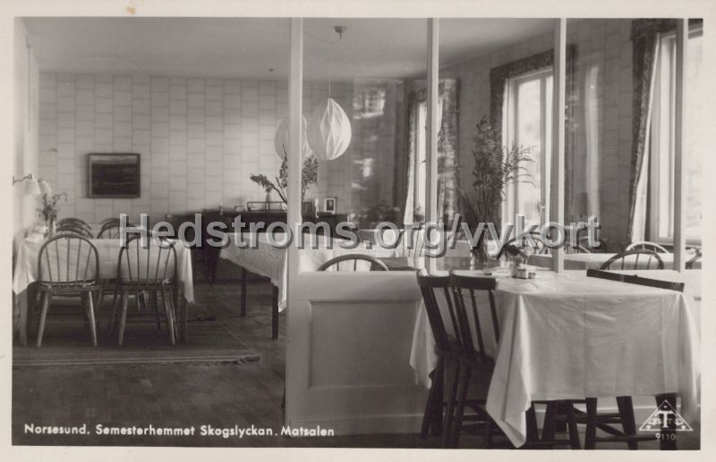 Norsesund. Semesterhemmet Skogslyckan. Matsalen. Postganget 17 september 1953.Traff 9110.jpg - Norsesund. Semesterhemmet Skogslyckan. Matsalen.Postgånget 17 september 1953.Träff 9110.