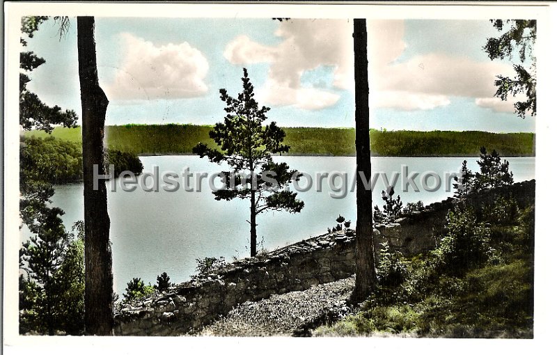 Norsesund. Utsikt fran Semesterhemmet Skogslyckan. Postganget 18 xxx 1962. Forlag Firma H. Lindenhag, Goteborg. Handkolorerat foto nr. 9108.jpg - Norsesund. Utsikt från Semesterhemmet Skogslyckan.Postgånget 18 xxx 1962.Förlag: Firma H. Lindenhag, Göteborg. Handkolorerat foto nr. 9108.