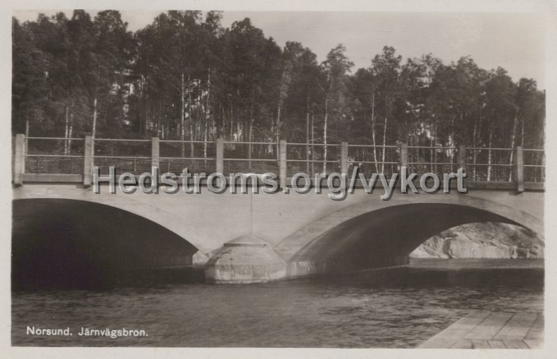 Norsund. Jarnvagsbron. Postganget 8 september 1950.jpg - Norsund. Järnvägsbron.Postgånget 8 september 1950.