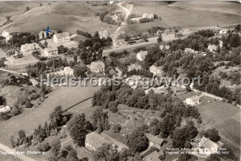 Flygfoto over Olofstorp. Postganget 24 juni 1958. Ensamratt Foto AB Flygtrafik, Dals-Langed. 10821957.jpg - Flygfoto över Olofstorp.Postgånget 24 juni 1958.Ensamrätt & Foto: A/B Flygtrafik, Dals-Långed. 10821957.