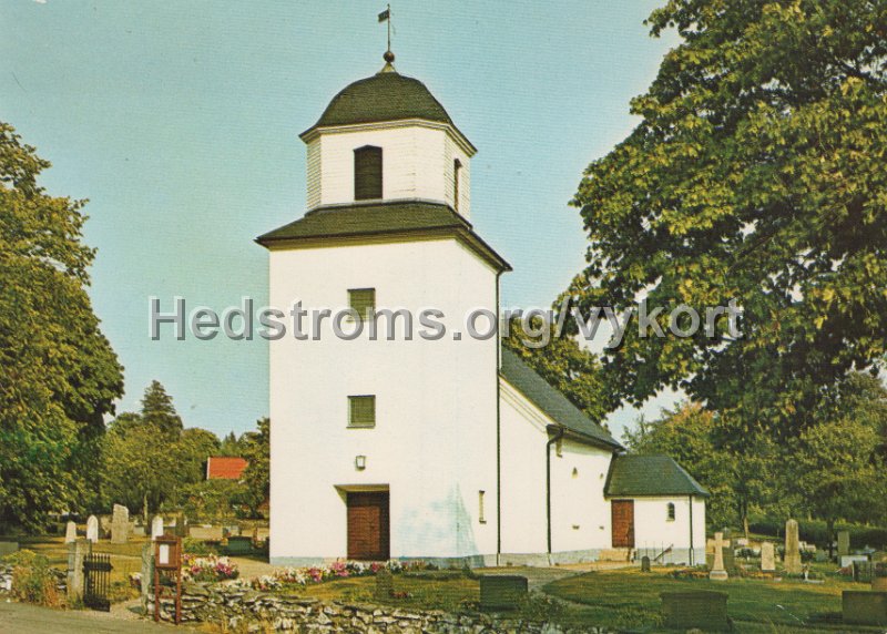 Ostads kyrka. Ateruppbyggd efter brand den 4 februari 1945. Odaterat. Copyright AB H. Lindenhags, Goteborg. Foto Alf Bokgren. 10002.jpg - Östads kyrka. Återuppbyggd efter brand den 4 februari 1945.Odaterat.Copyright: A/B H. Lindenhags, Göteborg. Foto: Alf Bokgren. 10002.