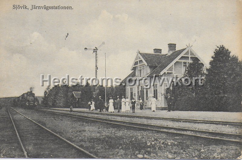 Sjovik. Jarnvagsstationen. Postganget 20 juli 1916. Svenska Litografiska.jpeg - Sjövik, Järnvägsstationen.Postgånget 20 juli 1916.Svenska Litografiska.