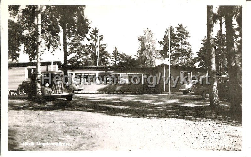 Sjovik. Ungdomsgarden. Postganget 7 augusti 1951. Fotot ensamratt H. LindenhagGoteborg. 722.jpg - Sjövik. Ungdomsgården.Postgånget 7 augusti 1951.Foto & ensamrätt: H. Lindenhag, Göteborg. 722.