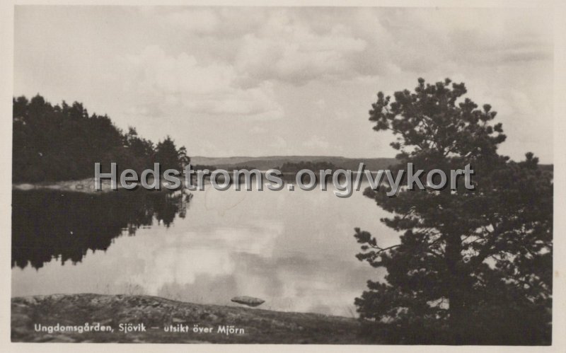 Ungdomsgarden, Sjovik - utsikt over Mjorn. Postganget 28 maj 1950.jpg - Ungdomsgården, Sjövik - utsikt över Mjörn.Postgånget 28 maj 1950.