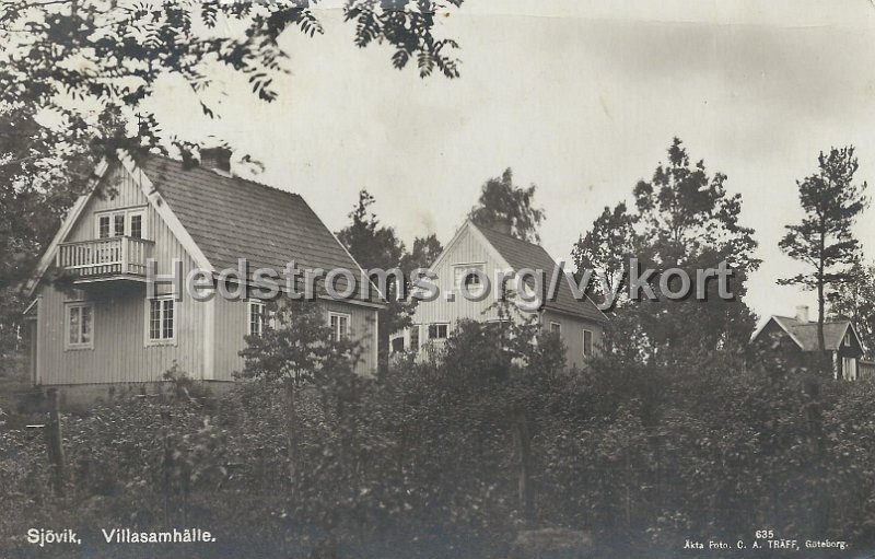 Sjovik. Villasamhalle. Postganget 3 oktober 193x. Broderna Erikson, Sjovik. Akta Foto. C.A. Traff, Goteborg. 635.jpeg - Sjövik. Villasamhälle.Postgånget 3 oktober 193x.Bröderna Erikson, Sjövik.Äkta Foto. C.A. Träff, Göteborg. 635.