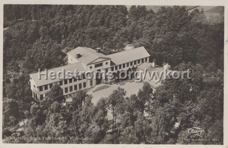 Goteborgs Stads Friluftsskola, V. Bodarne. Postganget 12 juli 1934. Foto Aero-Material H1413.jpg - Göteborgs Stads Friluftsskola, V. Bodarne.Postgånget 12 juli 1934.Foto: Aero-Material H1413.