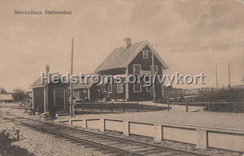 Stenkullens Stationshus. Postganget 10 juli 1922. A.B Goteborgs Konstforlag.jpg - Stenkullens Stationshus.Postgånget 10 juli 1922.A.B Göteborgs Konstförlag.