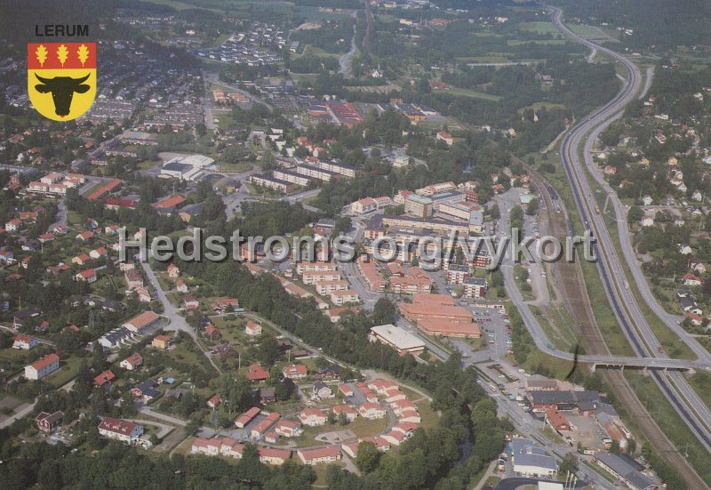 Flygfoto over centrala Lerum. Odaterat. Foto Mats Karlflo.jpg - Flygfoto över centrala Lerum.Odaterat.Foto: Mats Karlflo.A5-format.